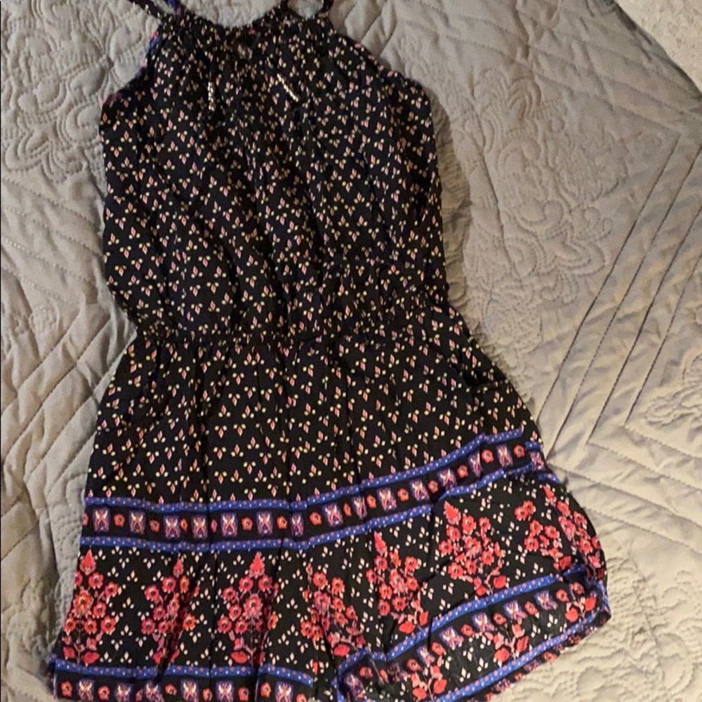 Spaghetti strap Romper w front pockets